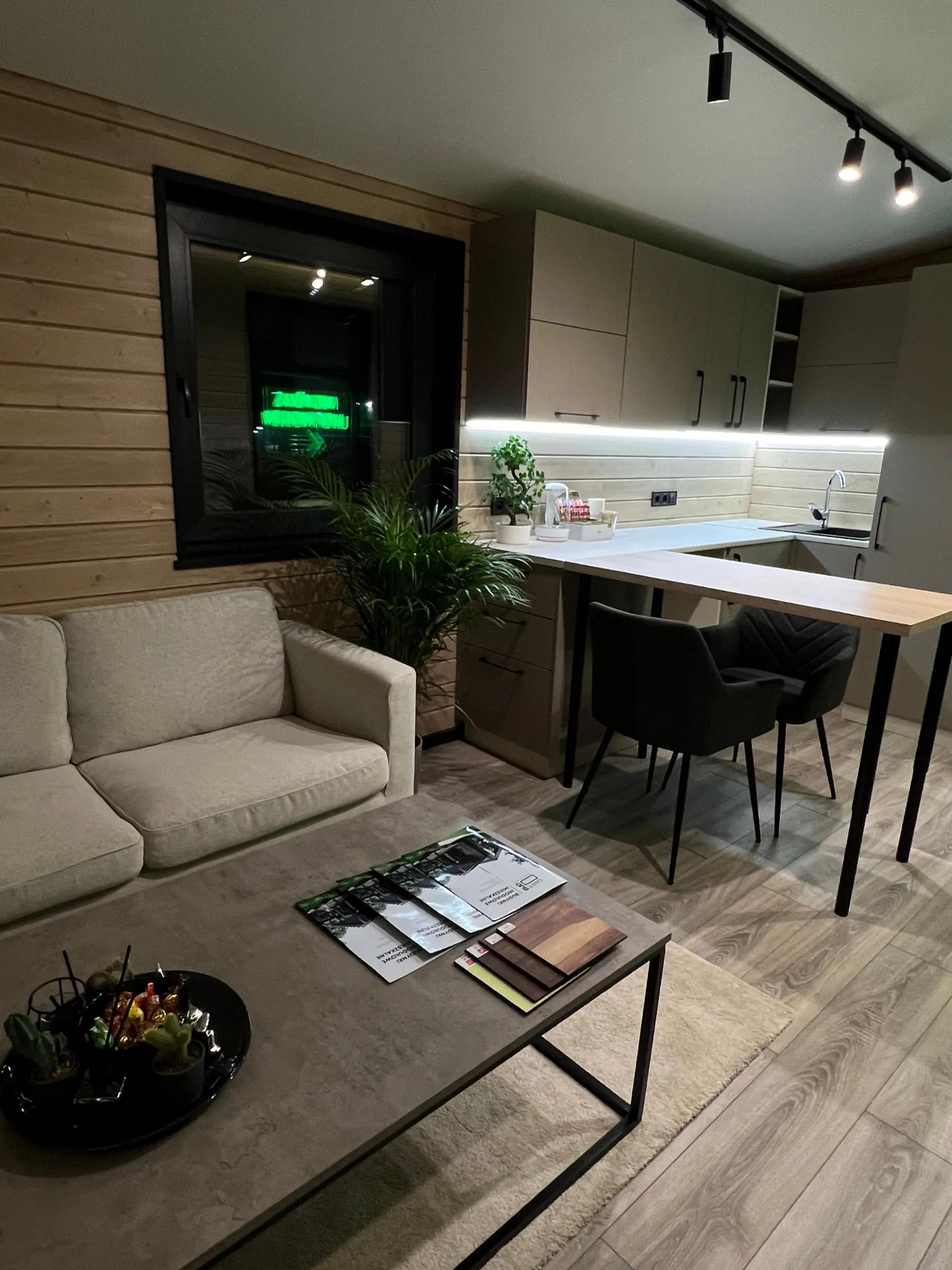 Modulární kancelář 37 m² ve Varšavě — fotografie